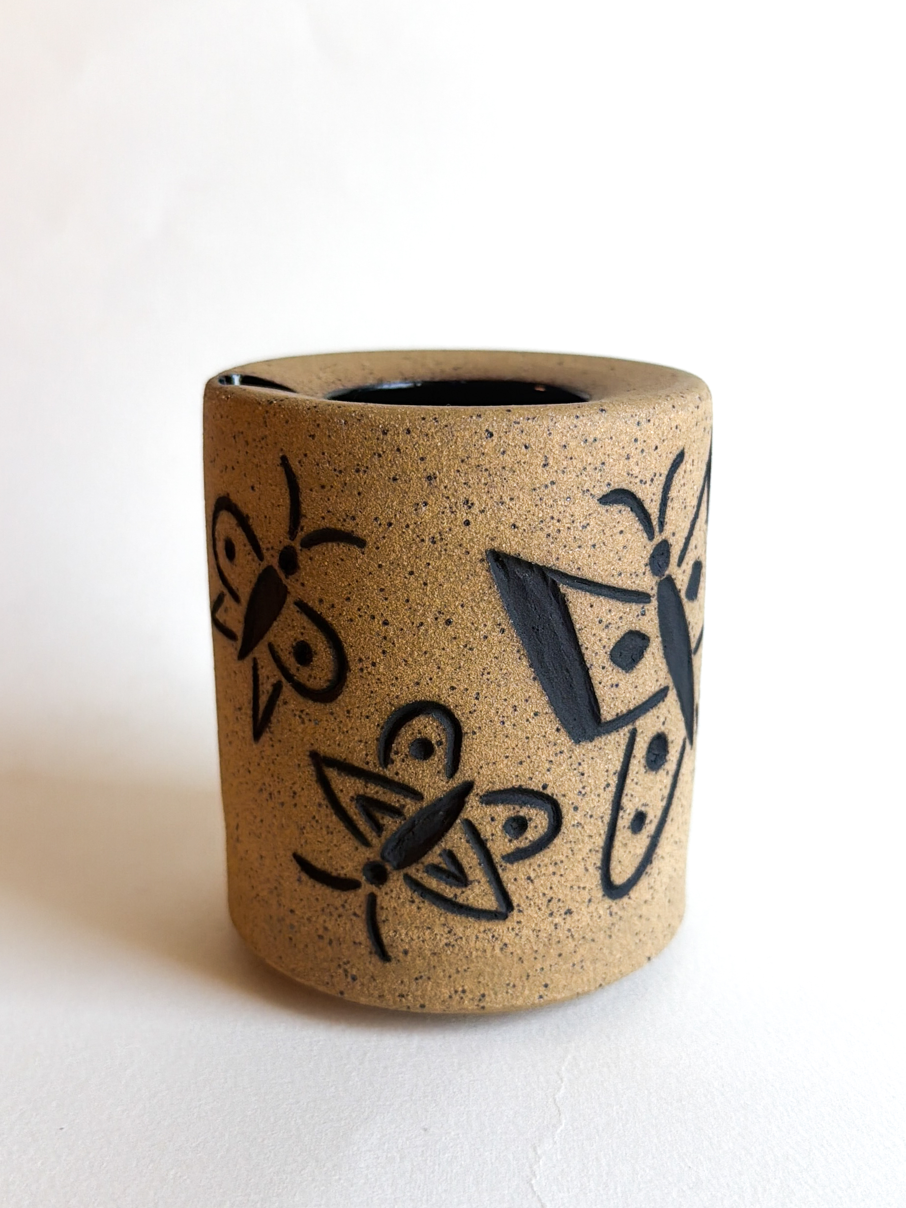 Travel cup No. 2 - funky butterflies